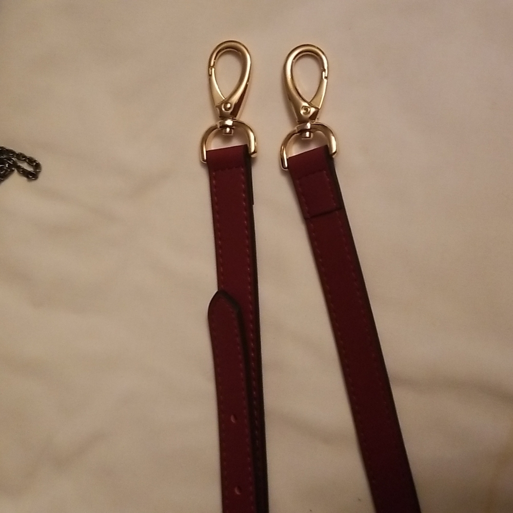 Red color Faux Leather shoulder Strap for the crossbody bag.